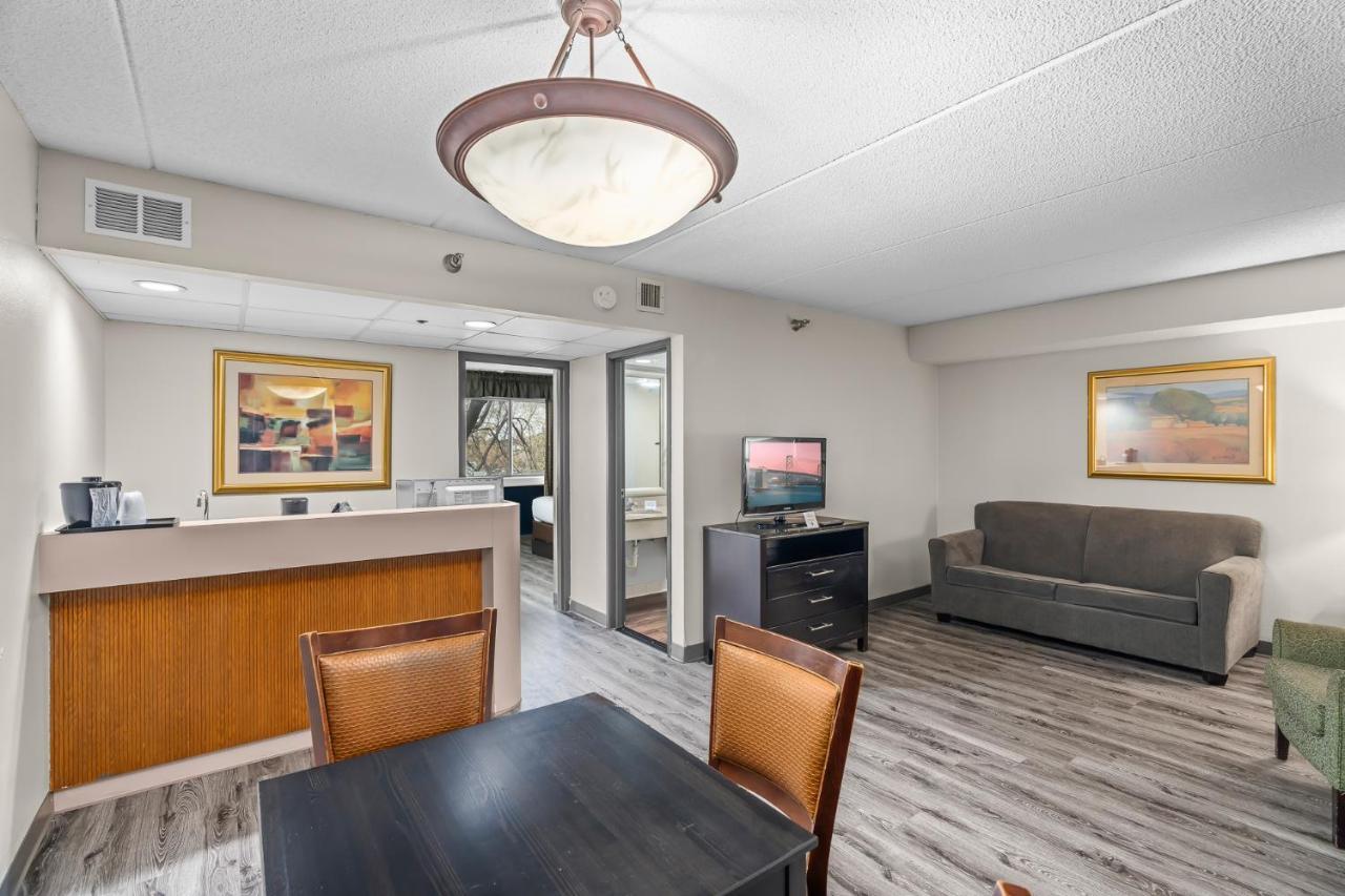 Quality Inn & Suites Mall Of America - Msp Airport Bloomington Luaran gambar