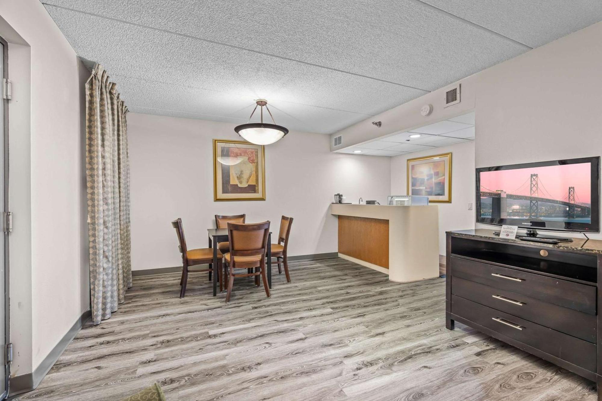 Quality Inn & Suites Mall Of America - Msp Airport Bloomington Luaran gambar